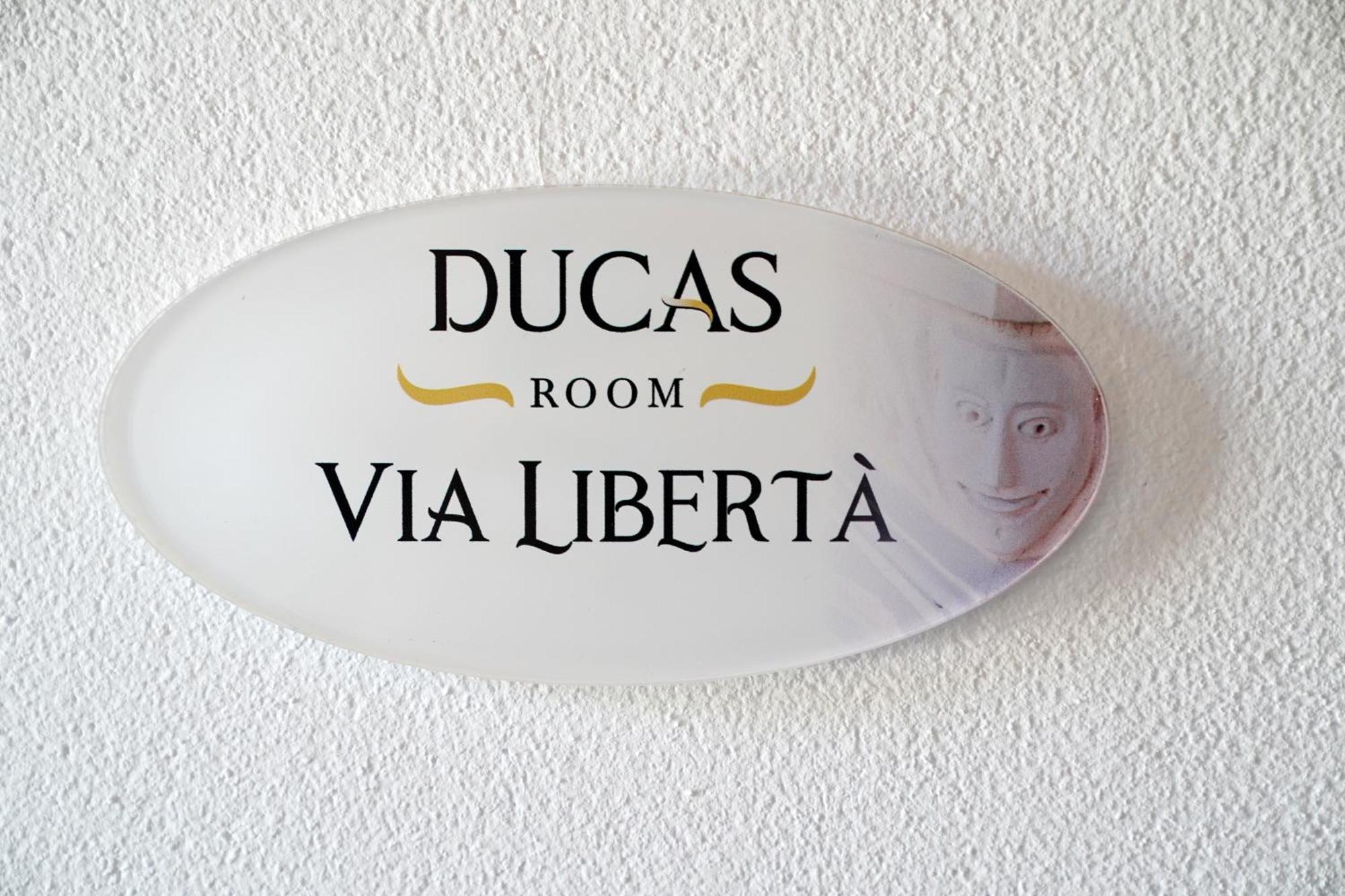 לסקארי Ducas Rooms And Suite מראה חיצוני תמונה