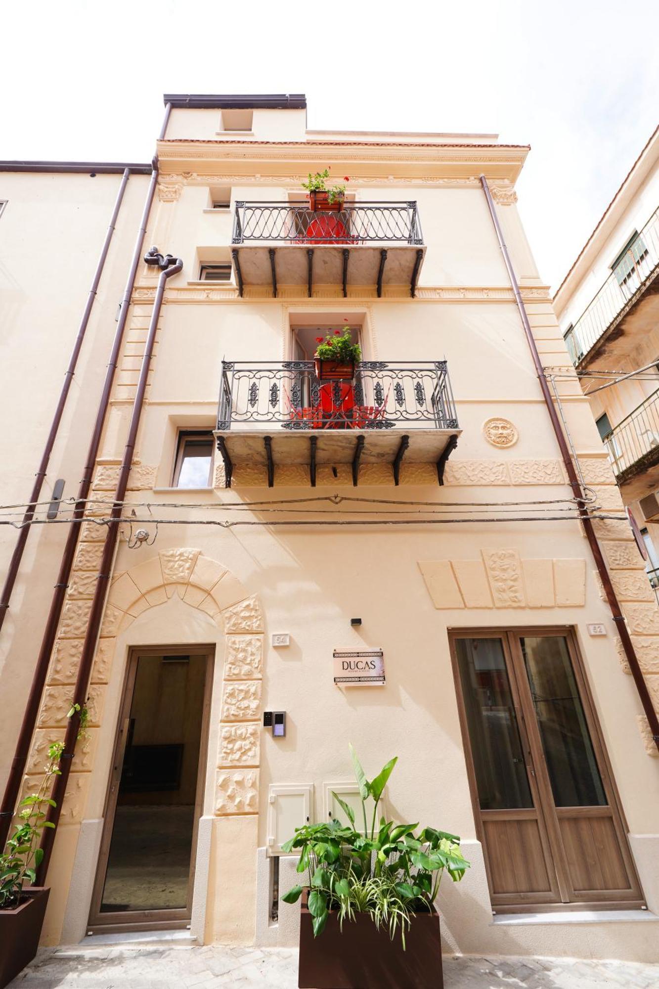 לסקארי Ducas Rooms And Suite מראה חיצוני תמונה