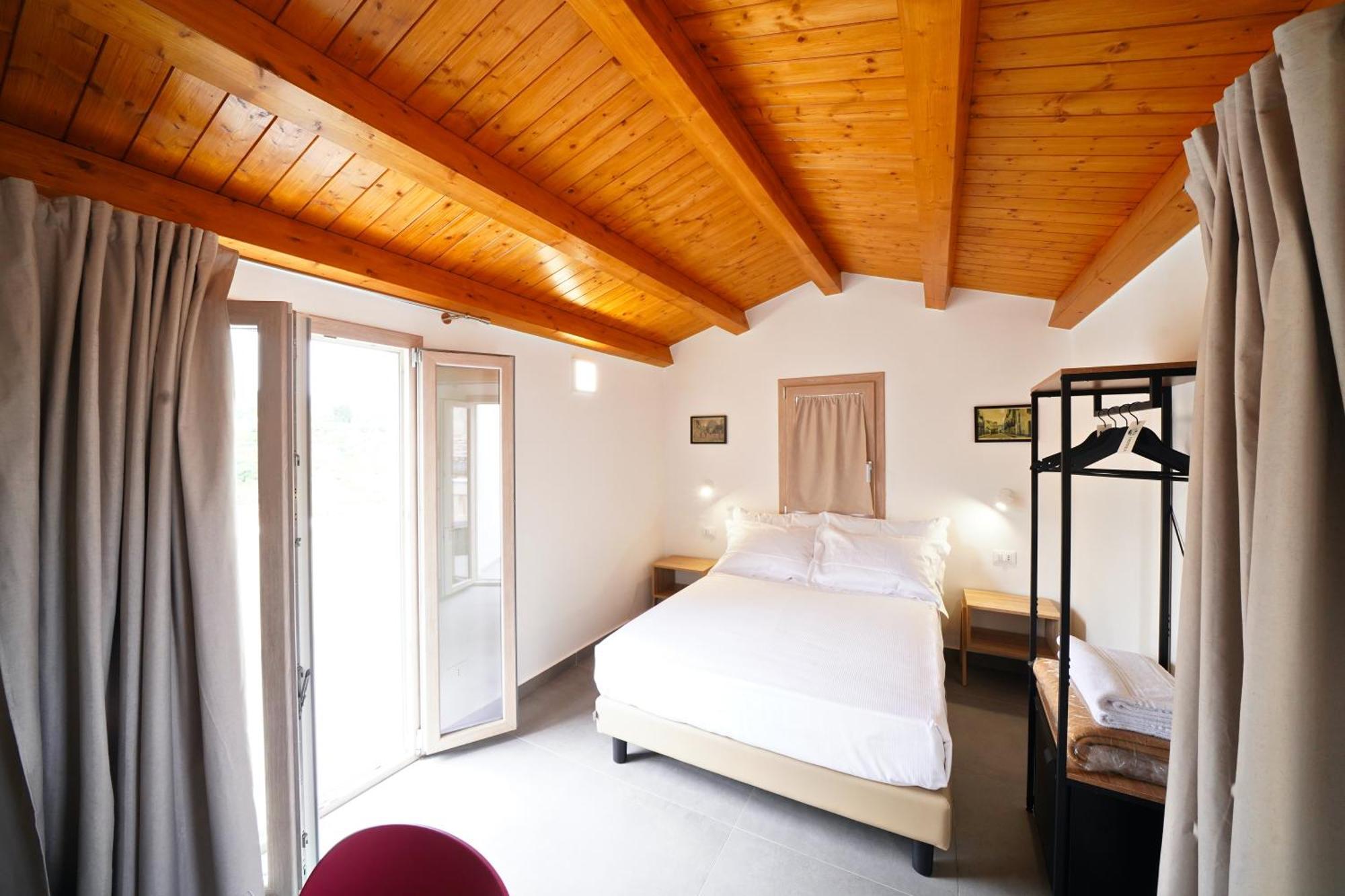 לסקארי Ducas Rooms And Suite מראה חיצוני תמונה